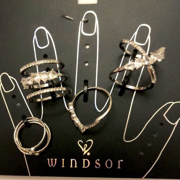 Rhinestone Silver color asst 4 rings brand new - Picture 2 of 4